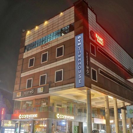 Oyo Townhouse 1070 Ramis Plaza Hotel Tullipurmbu Buitenkant foto