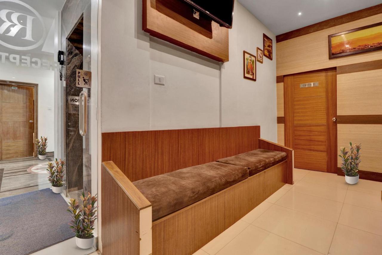 Oyo Townhouse 1070 Ramis Plaza Hotel Tullipurmbu Buitenkant foto