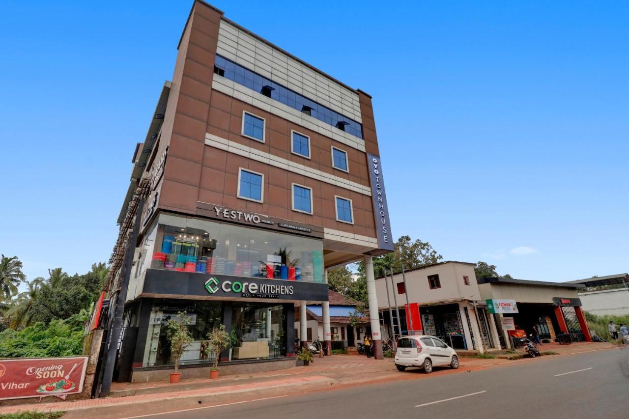 Oyo Townhouse 1070 Ramis Plaza Hotel Tullipurmbu Buitenkant foto