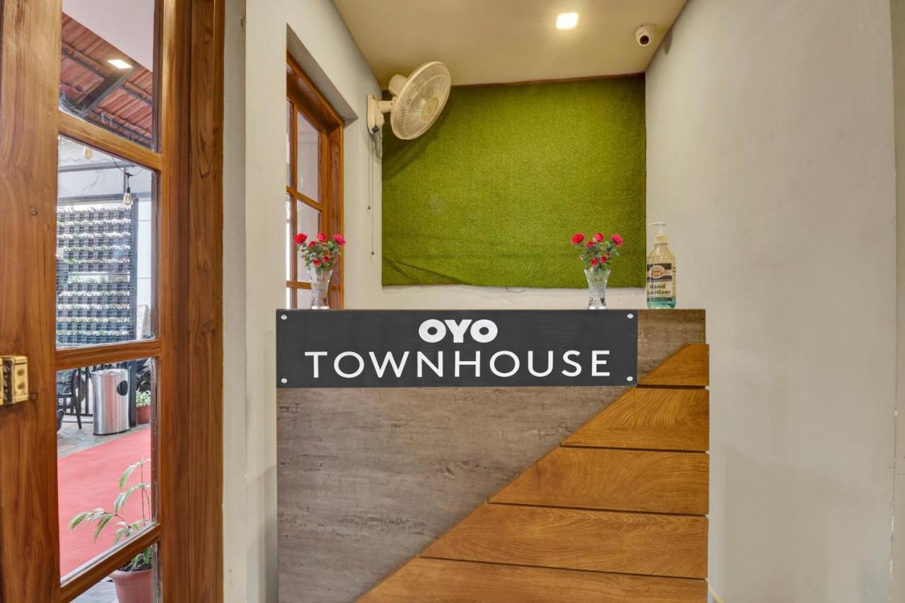 Oyo Townhouse 1070 Ramis Plaza Hotel Tullipurmbu Buitenkant foto
