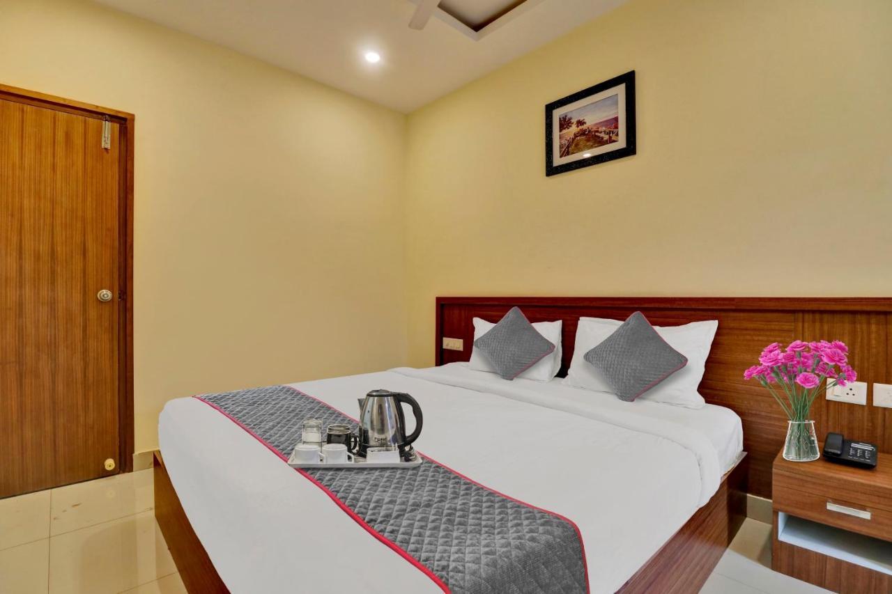 Oyo Townhouse 1070 Ramis Plaza Hotel Tullipurmbu Buitenkant foto