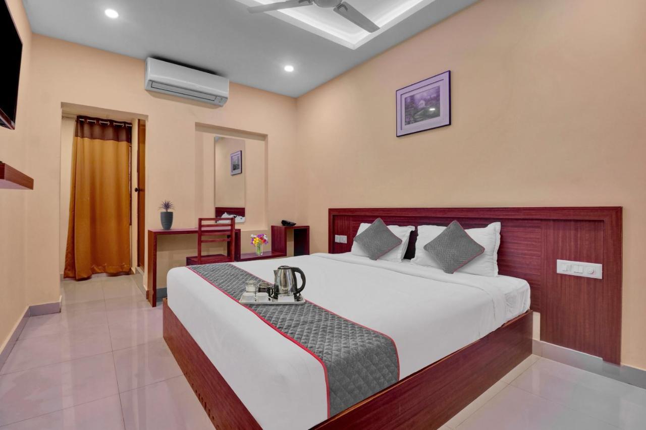 Oyo Townhouse 1070 Ramis Plaza Hotel Tullipurmbu Buitenkant foto