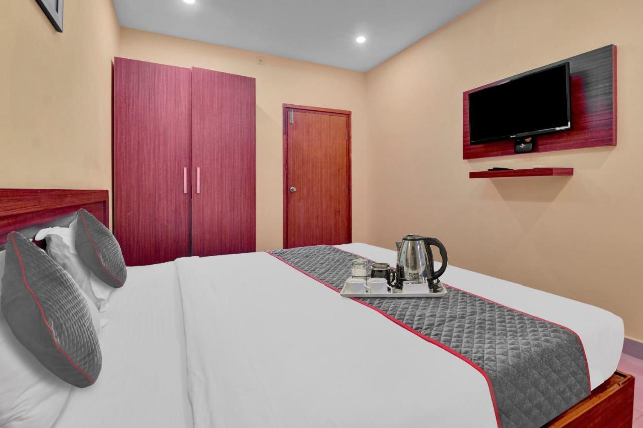 Oyo Townhouse 1070 Ramis Plaza Hotel Tullipurmbu Buitenkant foto