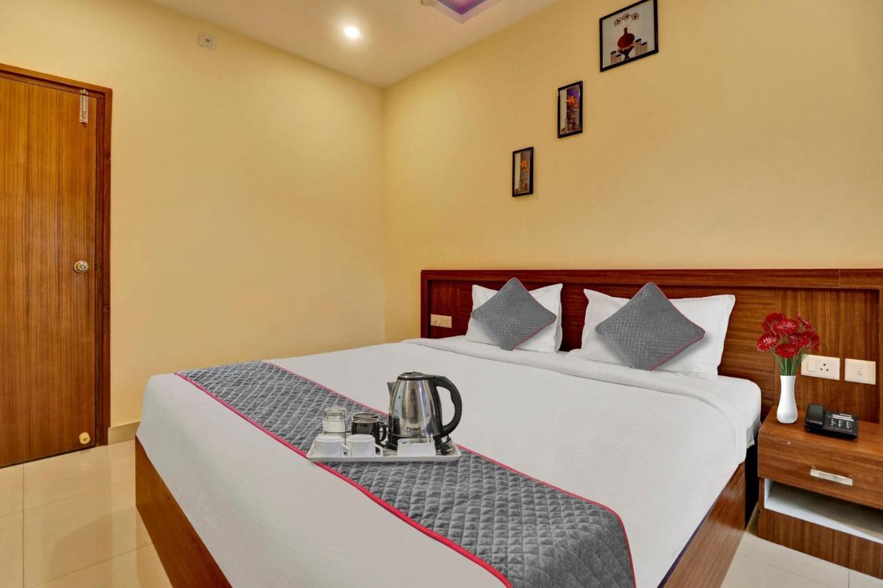Oyo Townhouse 1070 Ramis Plaza Hotel Tullipurmbu Buitenkant foto