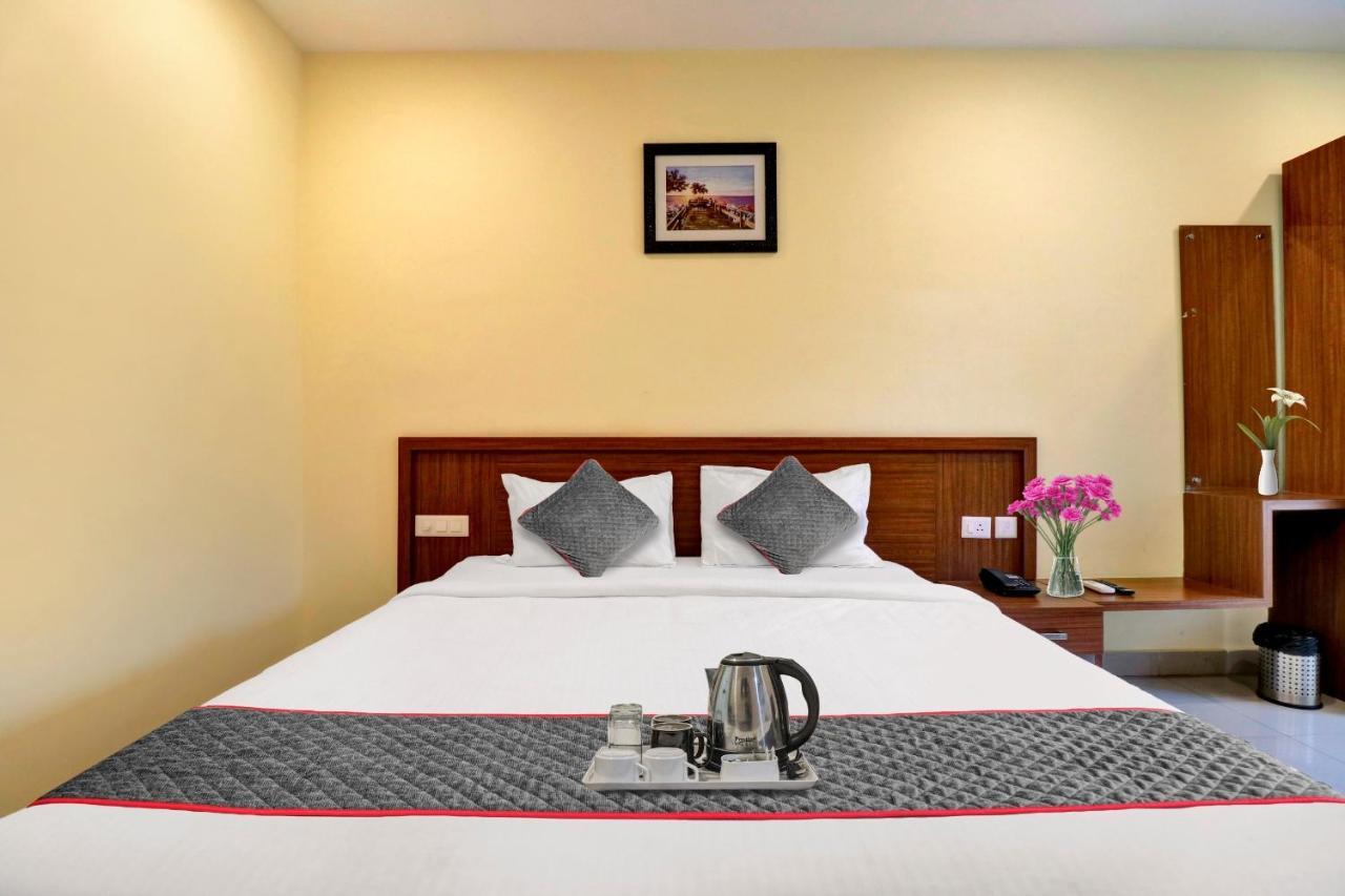 Oyo Townhouse 1070 Ramis Plaza Hotel Tullipurmbu Buitenkant foto