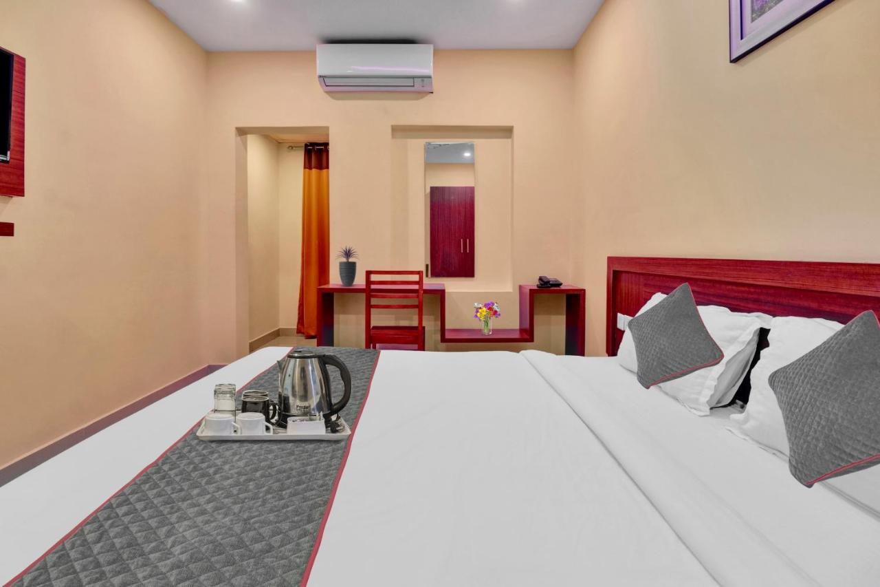 Oyo Townhouse 1070 Ramis Plaza Hotel Tullipurmbu Buitenkant foto