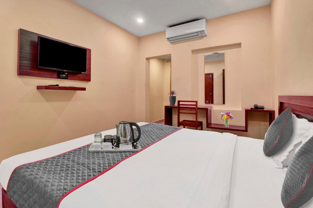 Oyo Townhouse 1070 Ramis Plaza Hotel Tullipurmbu Buitenkant foto