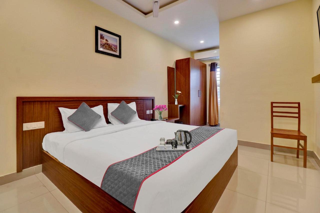 Oyo Townhouse 1070 Ramis Plaza Hotel Tullipurmbu Buitenkant foto