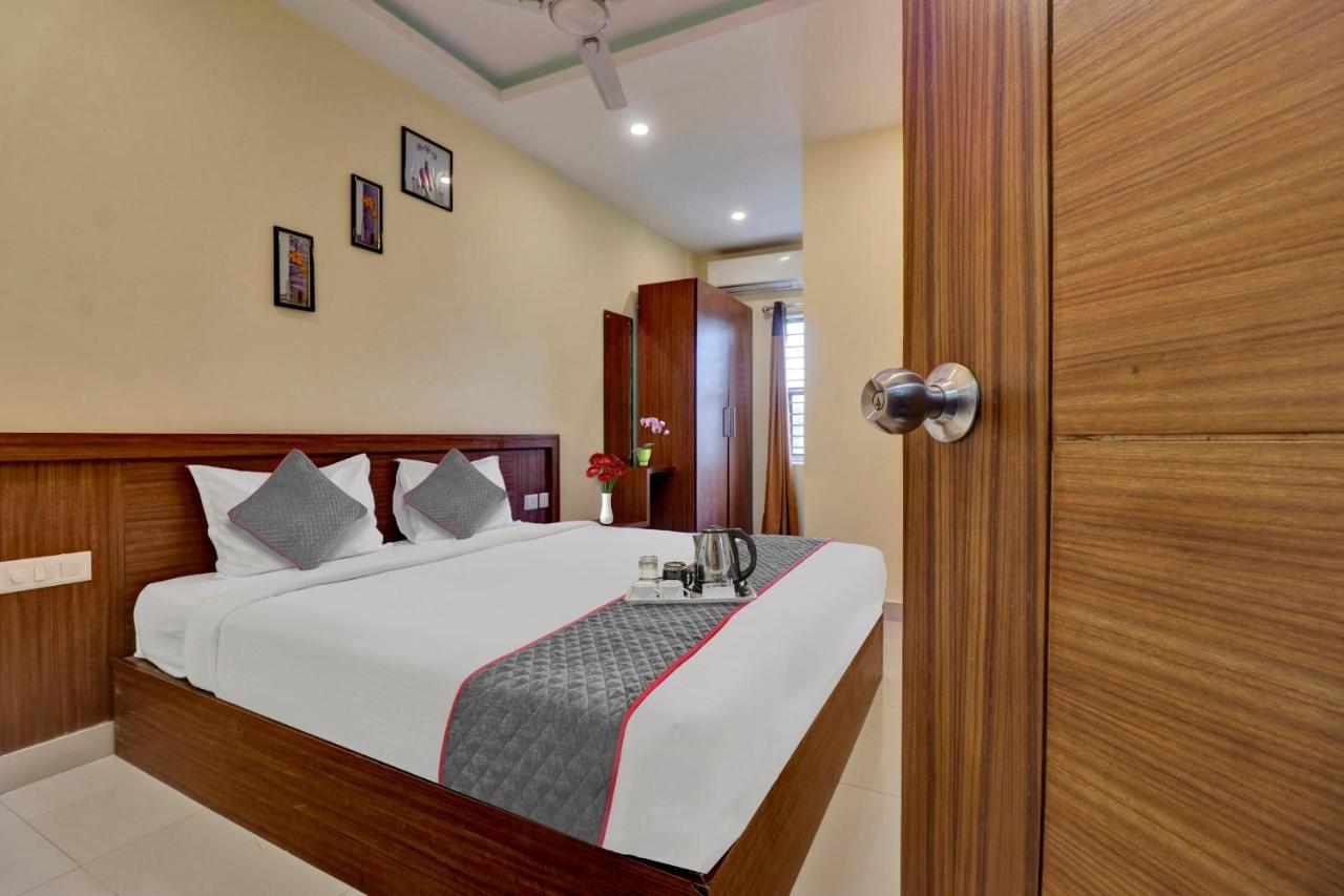 Oyo Townhouse 1070 Ramis Plaza Hotel Tullipurmbu Buitenkant foto