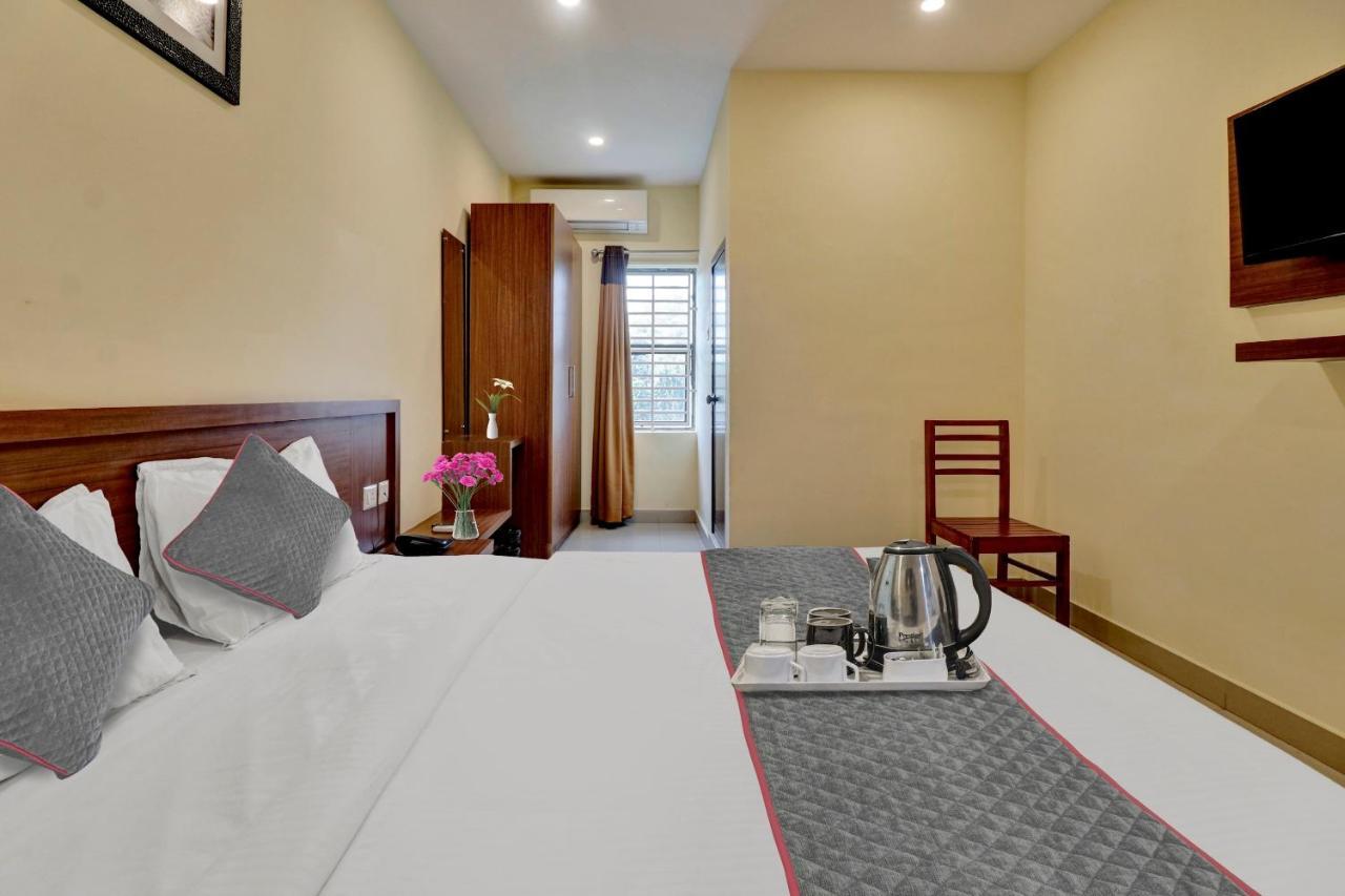 Oyo Townhouse 1070 Ramis Plaza Hotel Tullipurmbu Buitenkant foto